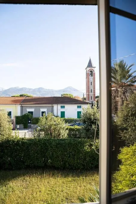 Appartamento Art Of Living 100 Meters From The Sea. Marina di Pietrasanta