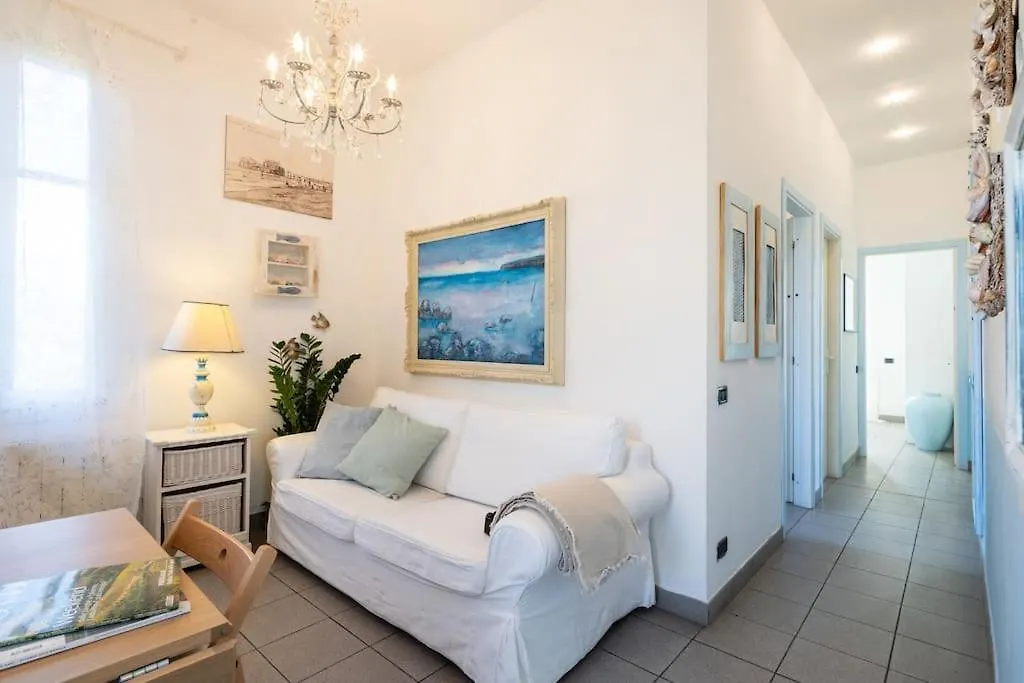 Appartamento Art Of Living 100 Meters From The Sea. Marina di Pietrasanta
