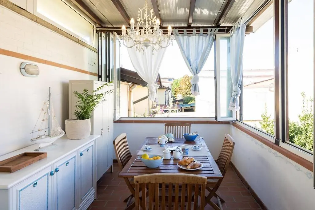Appartamento Art Of Living 100 Meters From The Sea. Marina di Pietrasanta 0*,  Italia