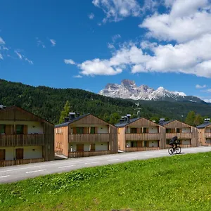  Appartamento Greenwood - Spacious Alpine Retreat With Mountain Views Italia